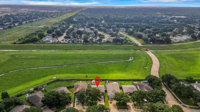 9414 Bauer Oaks Drive, Houston, TX 77095