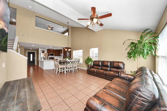 9414 Bauer Oaks Drive, Houston, TX 77095