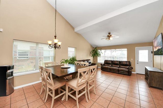 9414 Bauer Oaks Drive, Houston, TX 77095