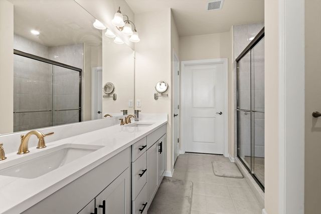 4 Stratton Drive 408, Woburn, MA 01801
