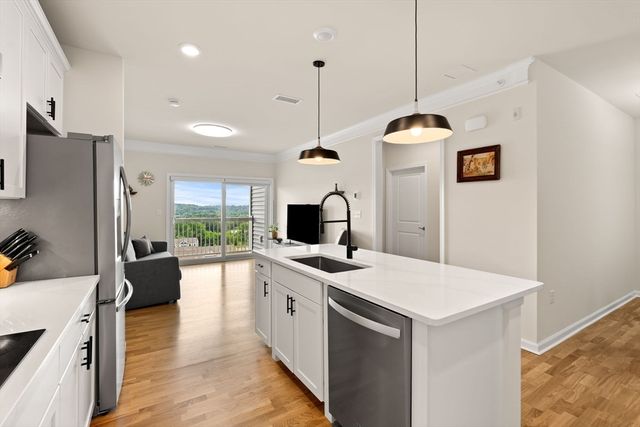 4 Stratton Drive 408, Woburn, MA 01801