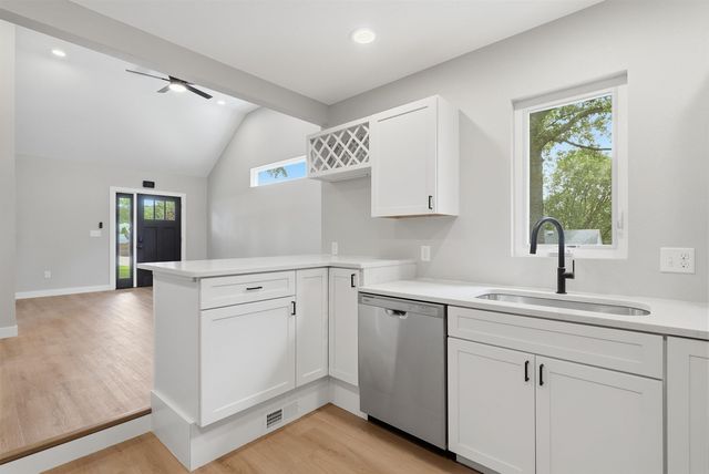 1931 Belle Ave., Cedar Falls, IA 50613