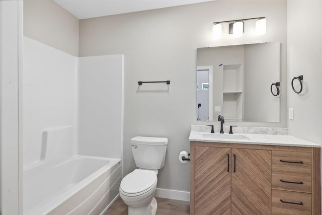 1931 Belle Ave., Cedar Falls, IA 50613