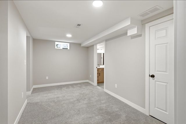 1931 Belle Ave., Cedar Falls, IA 50613