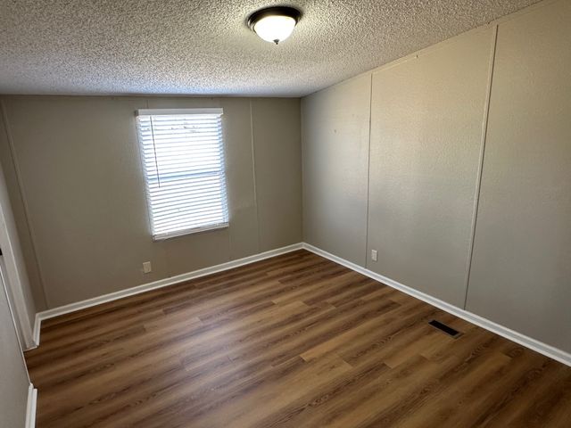 135 County Road 3144, Corsicana, TX 75109