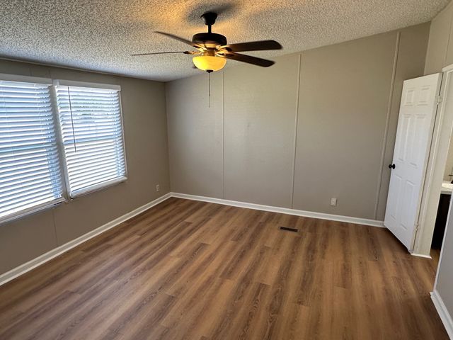 135 County Road 3144, Corsicana, TX 75109