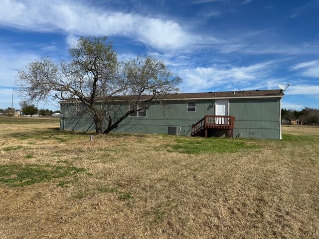 135 County Road 3144, Corsicana, TX 75109