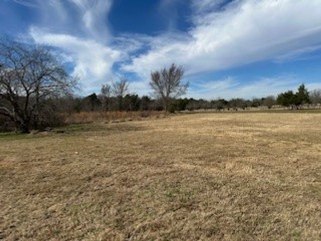 135 County Road 3144, Corsicana, TX 75109