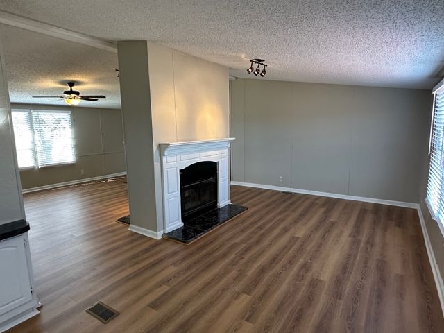 135 County Road 3144, Corsicana, TX 75109