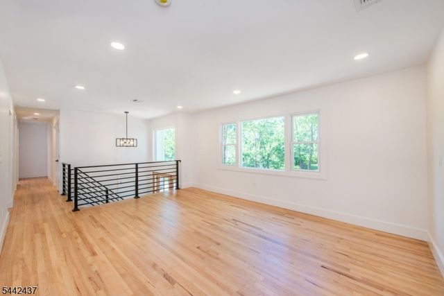 13 Arverne Rd, West Orange Twp., NJ 07052