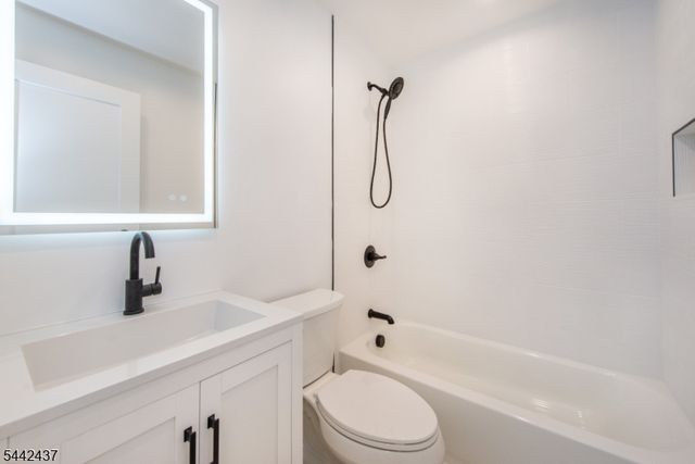 13 Arverne Rd, West Orange Twp., NJ 07052