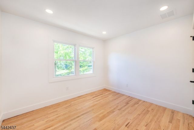 13 Arverne Rd, West Orange Twp., NJ 07052
