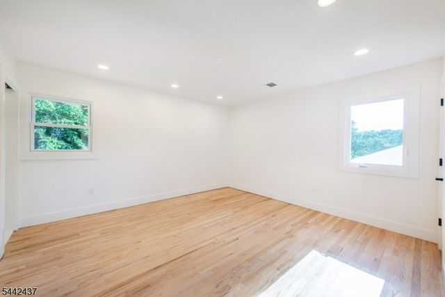 13 Arverne Rd, West Orange Twp., NJ 07052