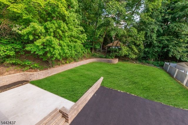 13 Arverne Rd, West Orange Twp., NJ 07052