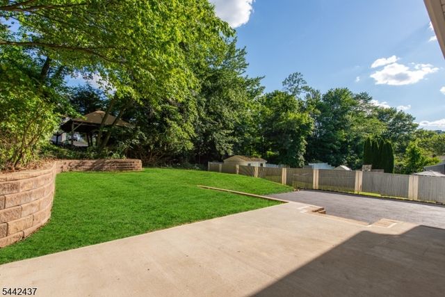 13 Arverne Rd, West Orange Twp., NJ 07052
