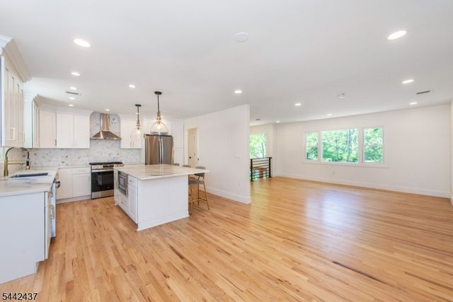 13 Arverne Rd, West Orange Twp., NJ 07052