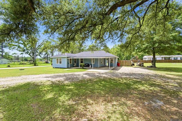 32835 Walker North Rd, Walker, LA 70785