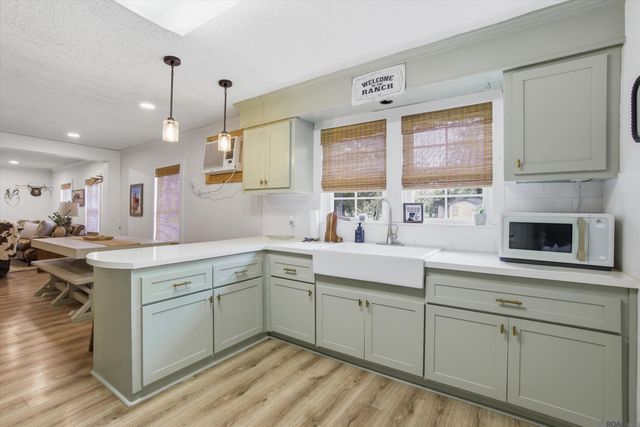 32835 Walker North Rd, Walker, LA 70785