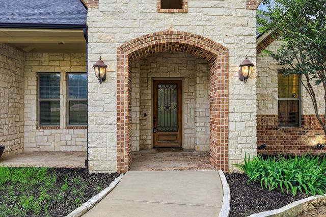 1040 Lighthouse Court, Grand Prairie, TX 75104