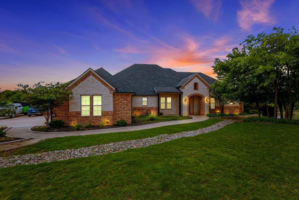 1040 Lighthouse Court, Grand Prairie, TX 75104