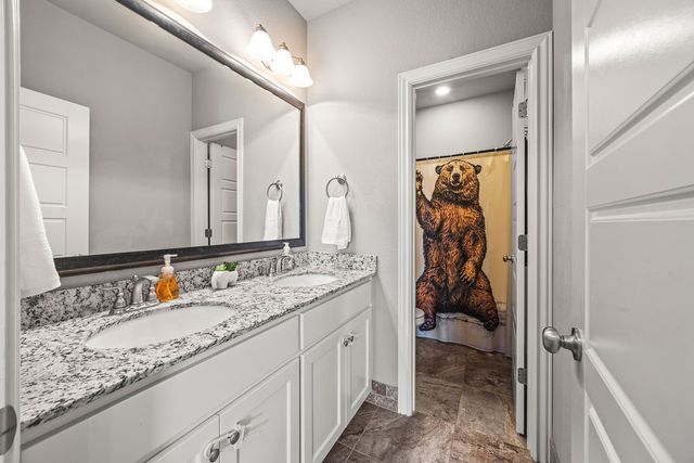 6303 S 58Th Street, Rogers, AR 72758