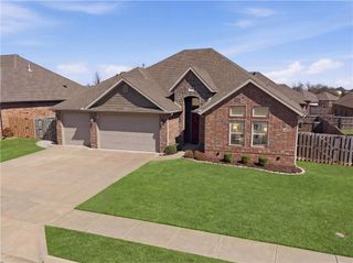 6303 S 58Th Street, Rogers, AR 72758