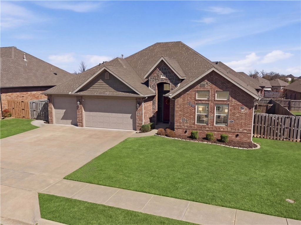 6303 S 58Th Street, Rogers, AR 72758