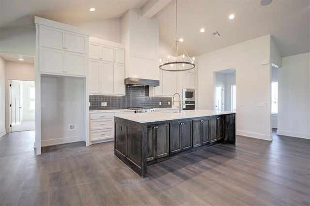 2780 Two Socks Run, Guthrie, OK 73044