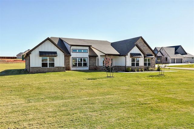 2780 Two Socks Run, Guthrie, OK 73044