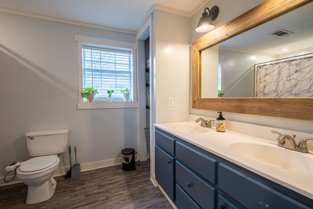 734 N Military St, Loretto, TN 38469