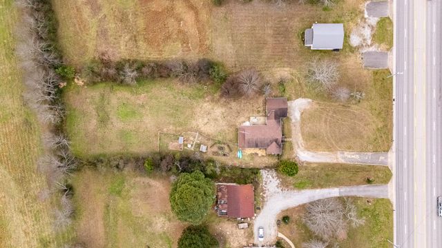 734 N Military St, Loretto, TN 38469