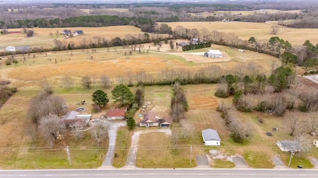 734 N Military St, Loretto, TN 38469