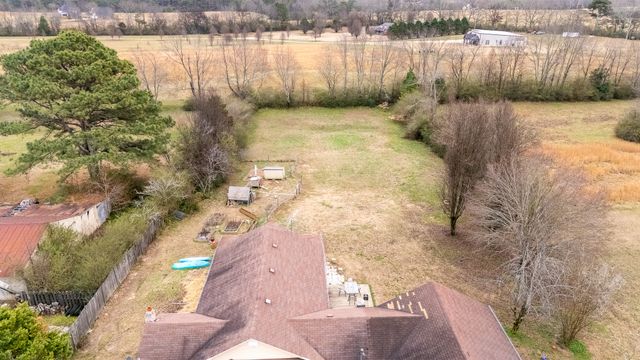 734 N Military St, Loretto, TN 38469