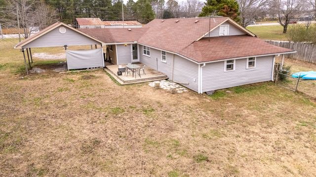 734 N Military St, Loretto, TN 38469