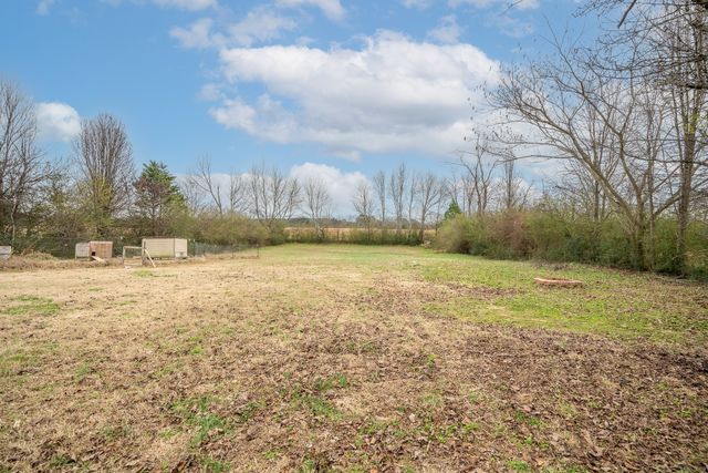 734 N Military St, Loretto, TN 38469