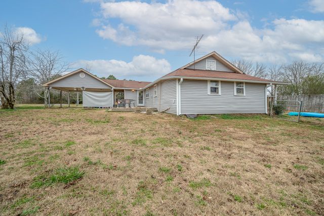 734 N Military St, Loretto, TN 38469