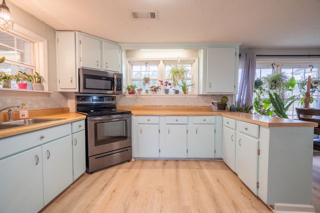 734 N Military St, Loretto, TN 38469