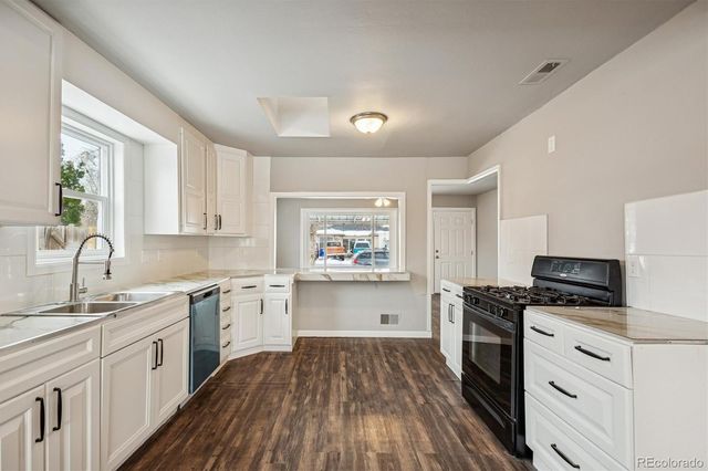 1680 Newark Street, Aurora, CO 80010