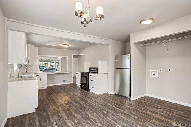 1680 Newark Street, Aurora, CO 80010