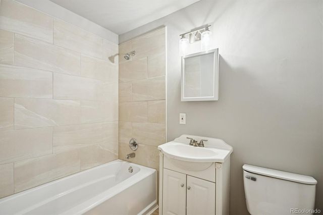 1680 Newark Street, Aurora, CO 80010