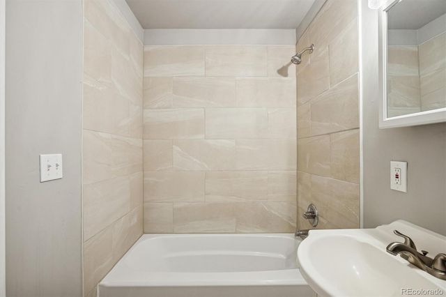 1680 Newark Street, Aurora, CO 80010