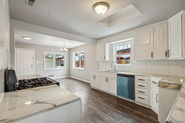 1680 Newark Street, Aurora, CO 80010