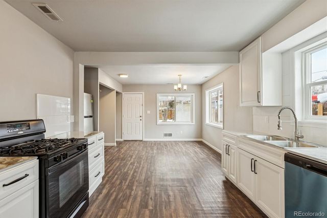 1680 Newark Street, Aurora, CO 80010