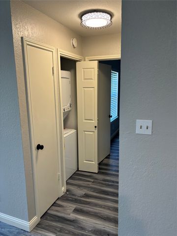 1730 Crest Point Drive, Arlington, TX 76012