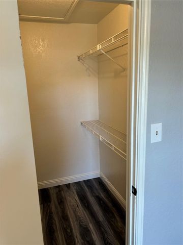 1730 Crest Point Drive, Arlington, TX 76012