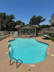 1730 Crest Point Drive, Arlington, TX 76012