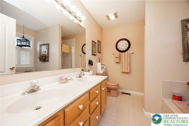 319 Surrey Place, Macungie Boro, PA 18062