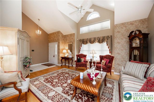 319 Surrey Place, Macungie Boro, PA 18062