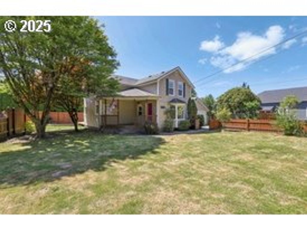 1425 N 1ST Ave, Kelso, WA 98626