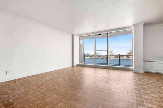 330 Beacon 153, Bolton, MA 02116